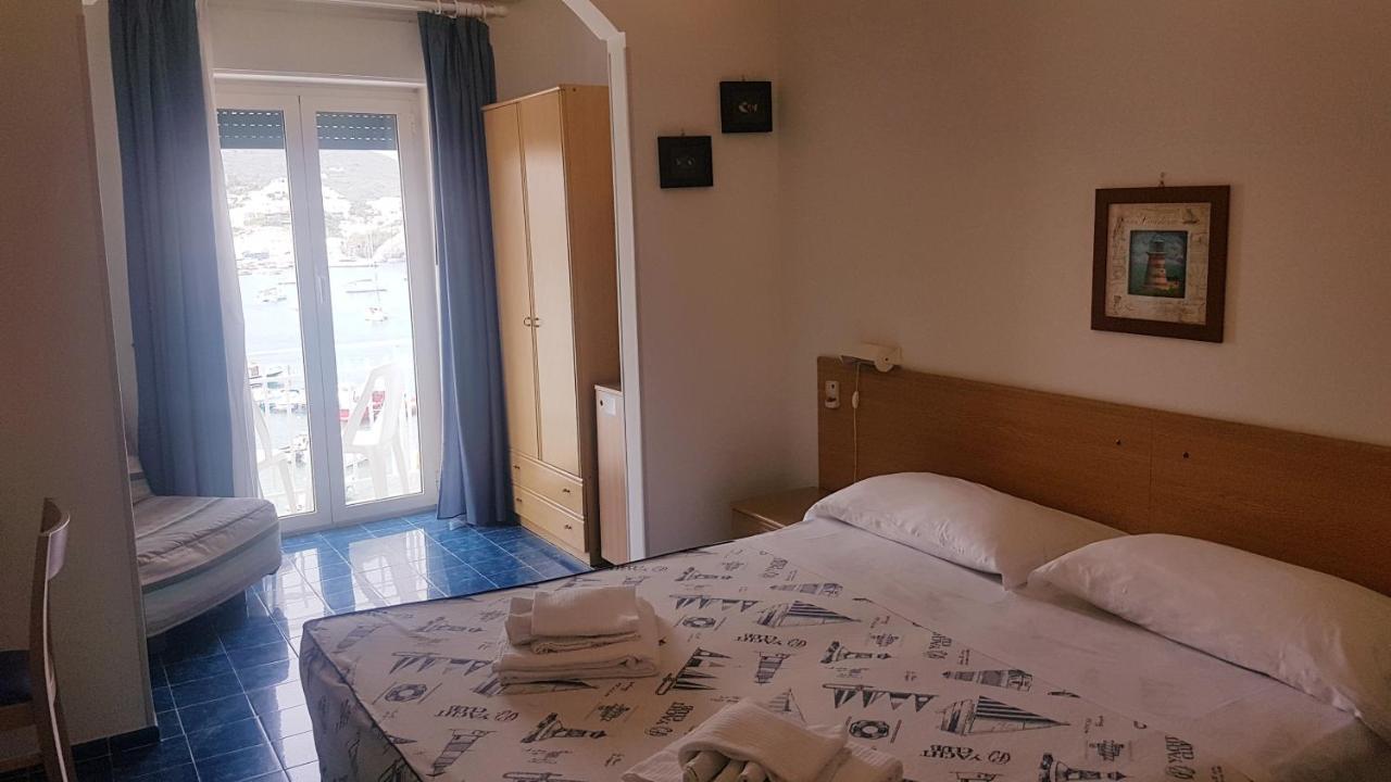 Hotel La Baia Ponza Exterior foto